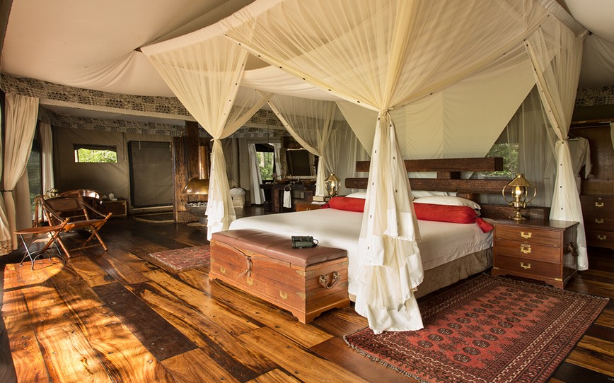 Bedroom,-Accommodations,-Bed,-Zarafa-Camp,-Botswana.jpg