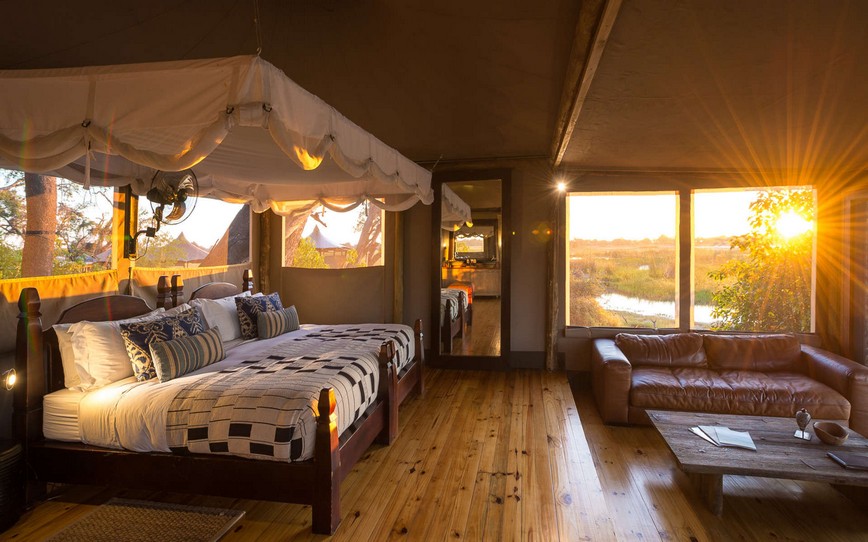 Bedroom,-Accommodations,-Seating,-Sunrise,-Little-Vumbura-Camp,-Botswana.jpg