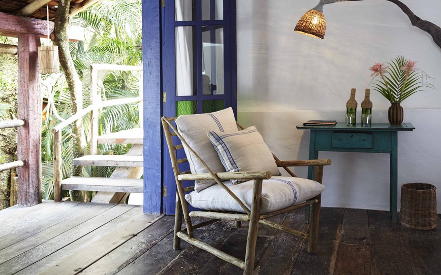Chair,-Blue-Doorway,-Suite,-Lamp,-Uxua-casa-trancoso.jpg