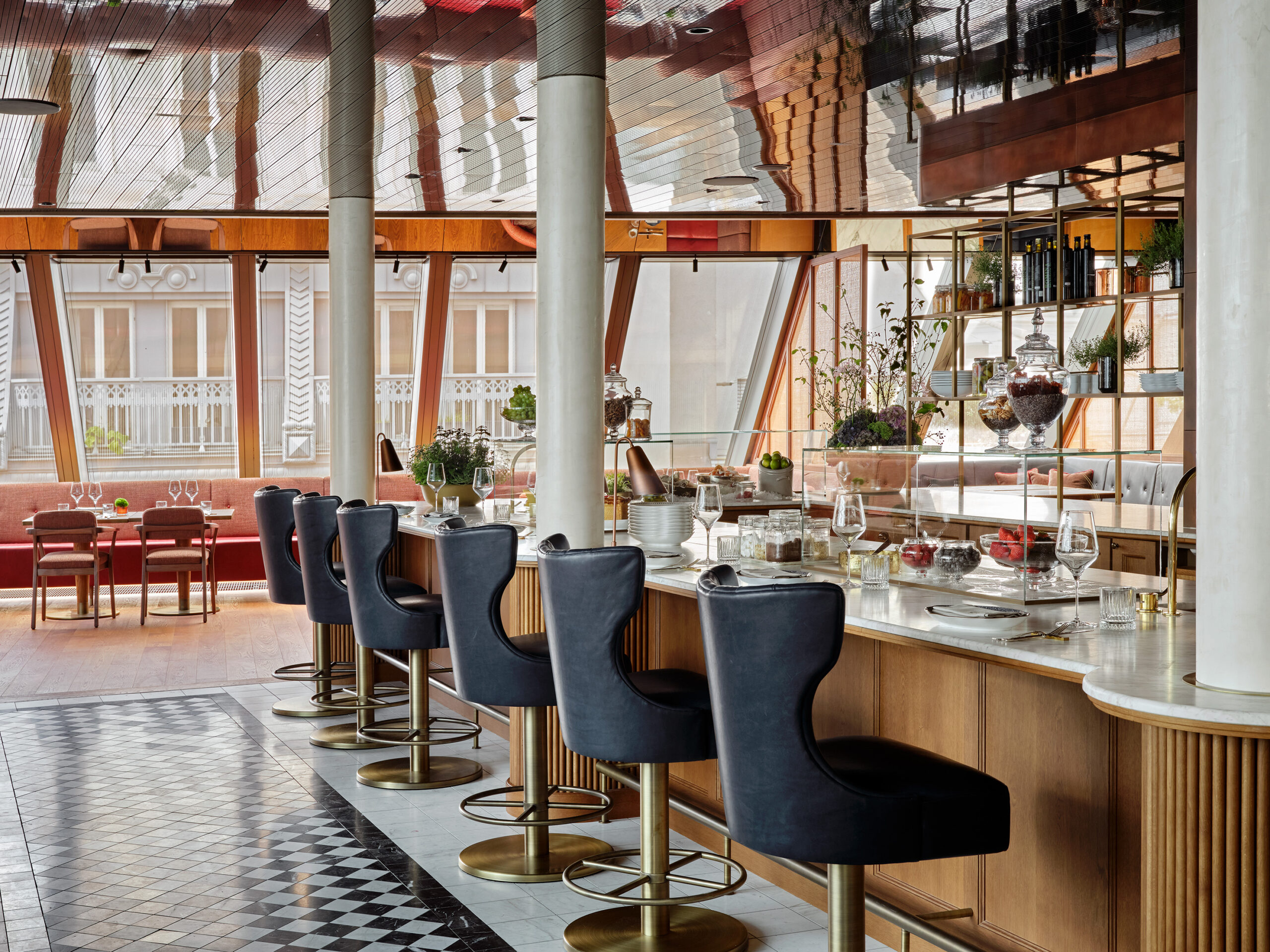 Rosewood Vienna_Neue Hoheit Brasserie_Showkitchen Area (2)