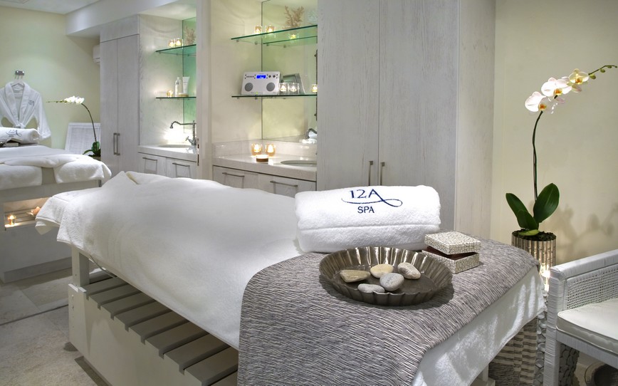 Spa,-Massage-Table,-Facilities,-Twelves-Apostles,-Cape-Town.jpg